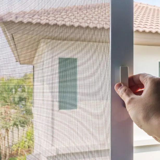 Tende da sole Milano: installazione zanzariere